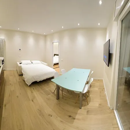 Attici Alba E Tramonto Ospedale E Vista *