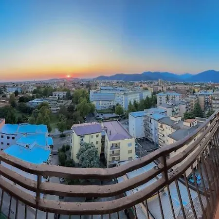 Lägenhet Attici Alba E Tramonto Ospedale E Vista *