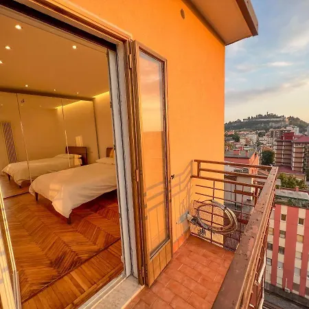 Lägenhet Attici Alba E Tramonto Ospedale E Vista