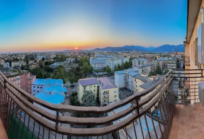 Lägenhet Attici Alba E Tramonto Ospedale E Vista *